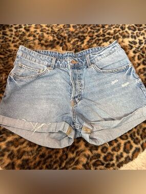 & Denim Classic Rolled-Hem Women's Denim Shorts in Light Blue